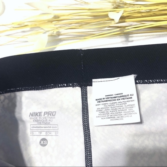 NIKE Pro Heights Vixen 3/4 Crop Tights - Picture 7 of 8